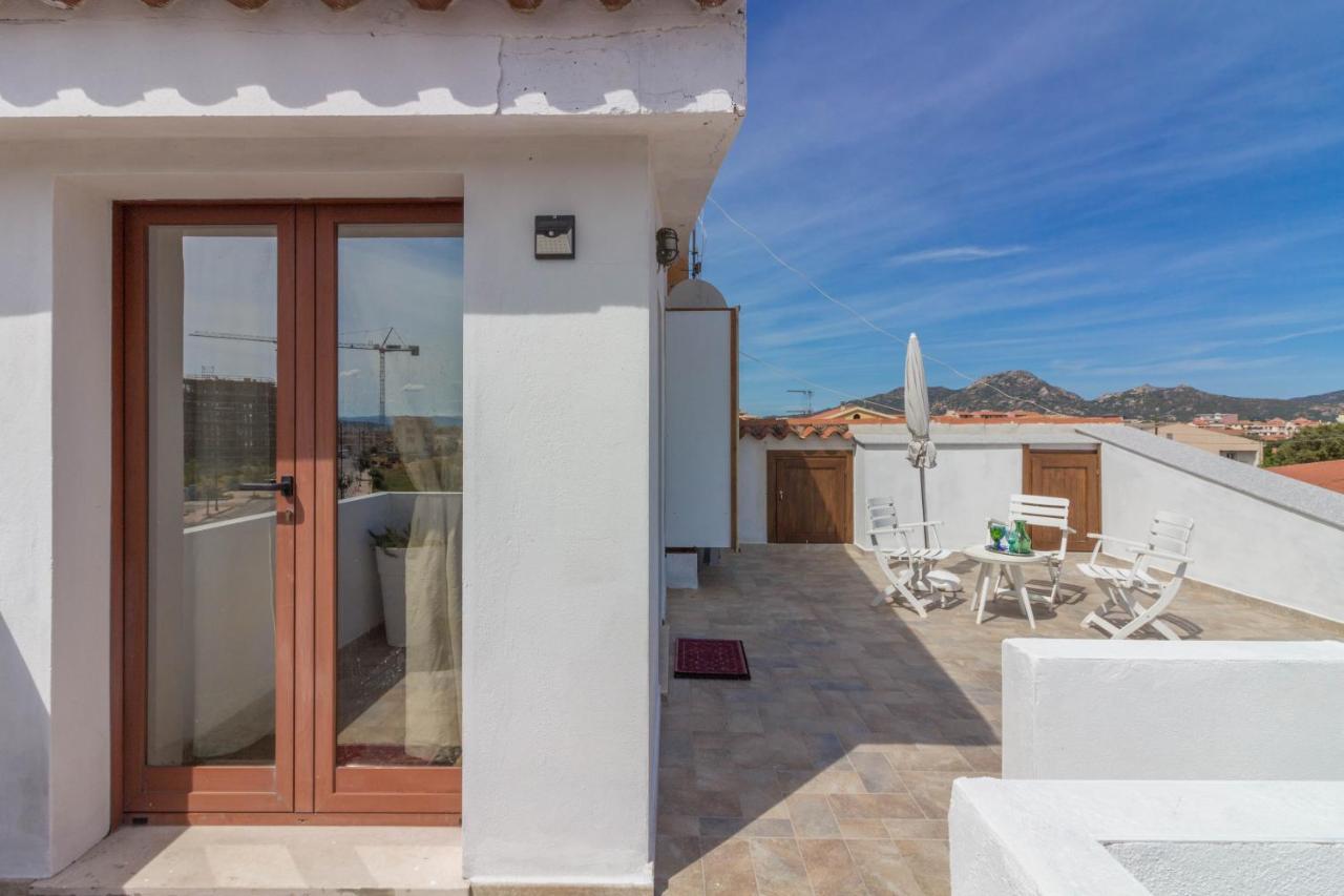 Bright X3 With Terrace! Appartamento Olbia